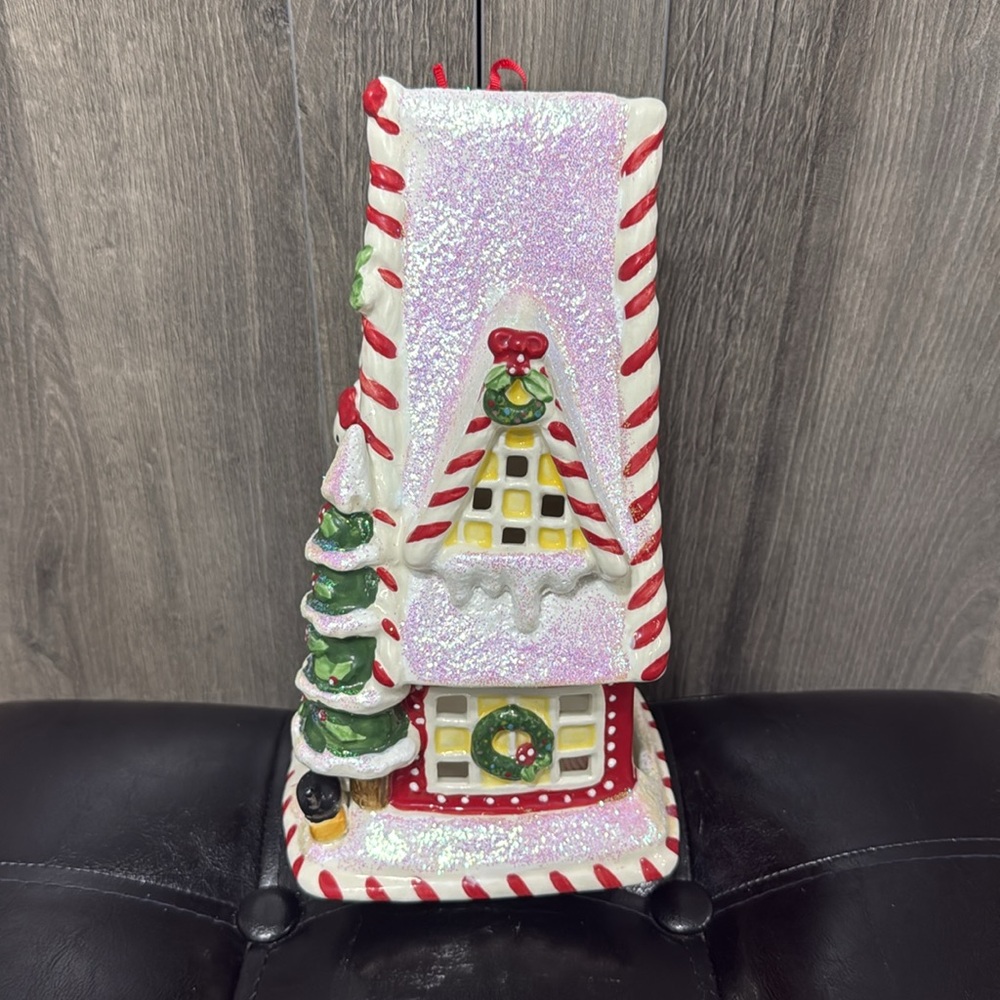 Blue Sky Clayworks Hello Kitty & Friends Christmas Red Striped Candle House - Picture 8 of 14